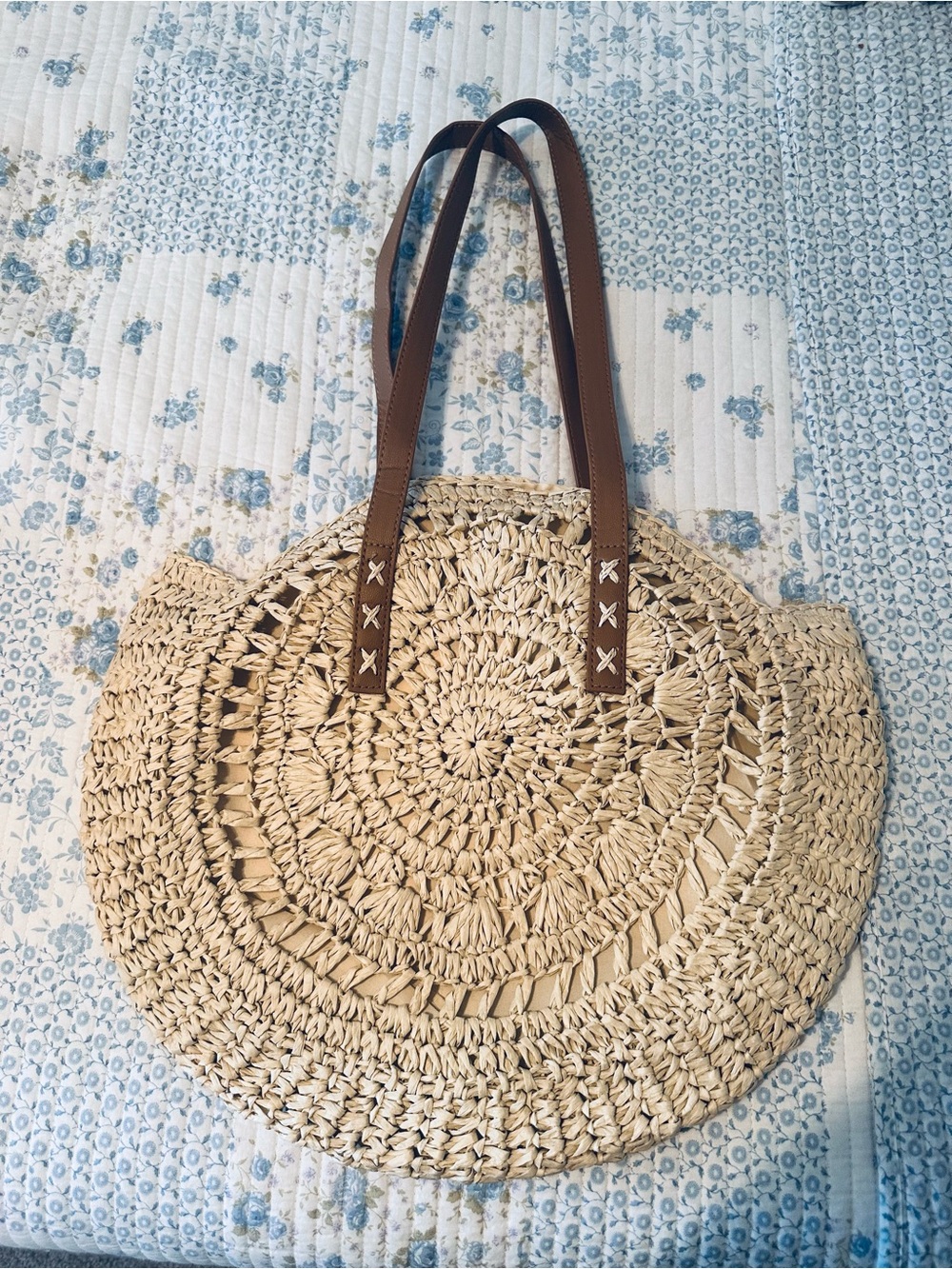 NWOT Round Straw Bag - Picture 8 of 8